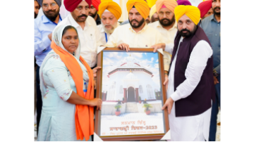 The-Chief-Minister-Laid-The-Foundation-Stone-Of-The-Saragarhi-War-Memorial-Announcing-That-The-Construction-Work-Would-Be-Completed-In-Six-Months